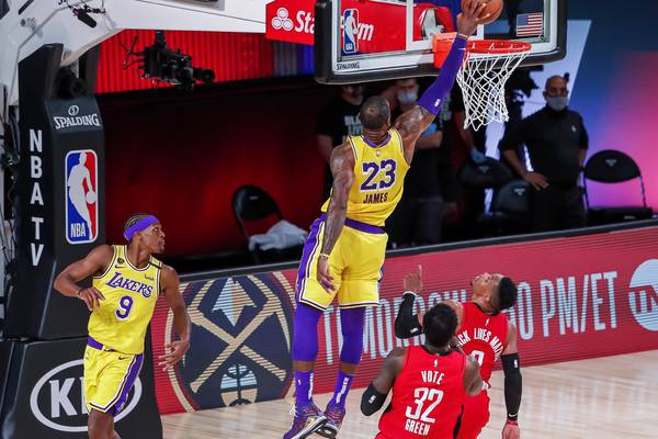 LA Lakers use size advantage to dominate Houston Rockets
