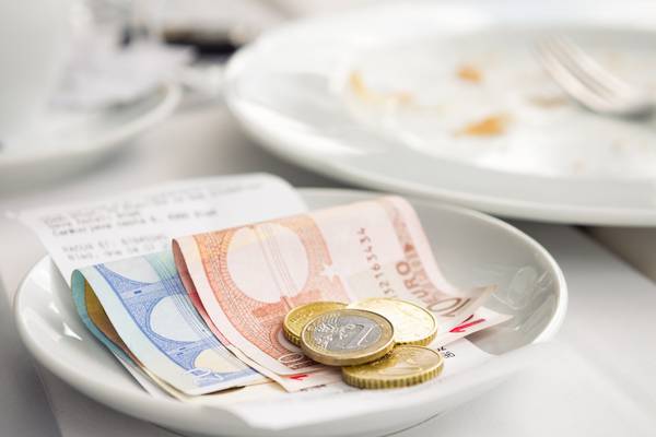 Law encourages restaurants to use tips to pay staff