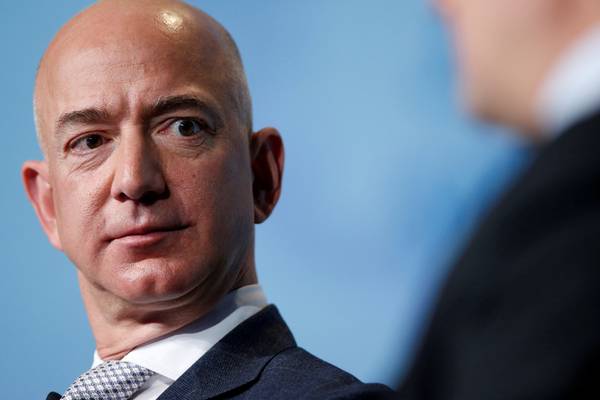 Jeff Bezos accuses National Enquirer of trying to blackmail him over intimate photos