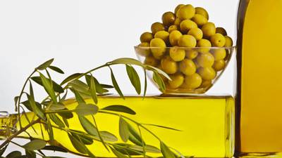 Proposal to ban use of refillable olive oil vessels in restaurants slips from European Commission agenda