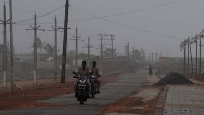 India evacuating 1.2 million as cyclone menaces east coast