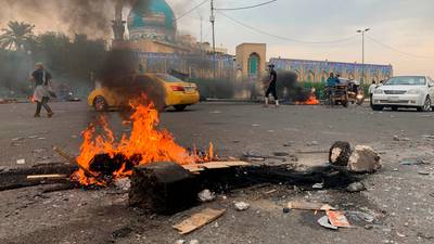 Iraqis block roads in support of anti-government protests