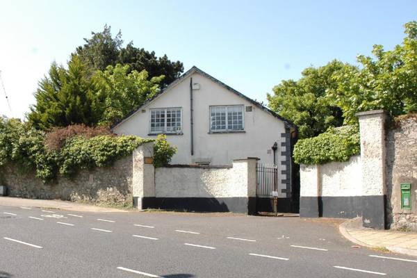 Site for five large houses in Dundrum for a cool million
