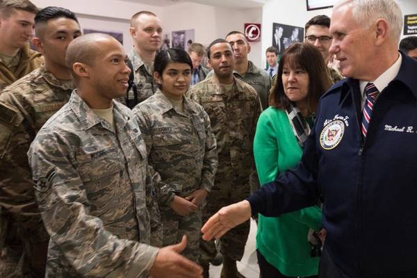 Pence meets American troops during refuelling stopover in Shannon