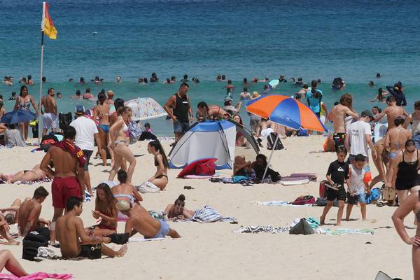Australia heatwave to continue, as January hottest month on record