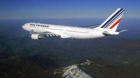 Air France-KLM cuts first quarter losses to €417m