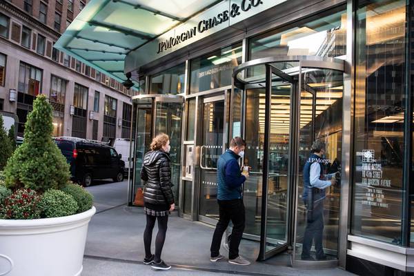 No return for JPMorgan Chase staff to London base