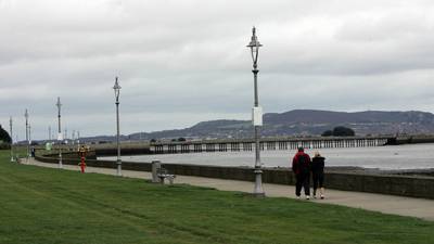 Council  to alter Clontarf sea wall after locals complain