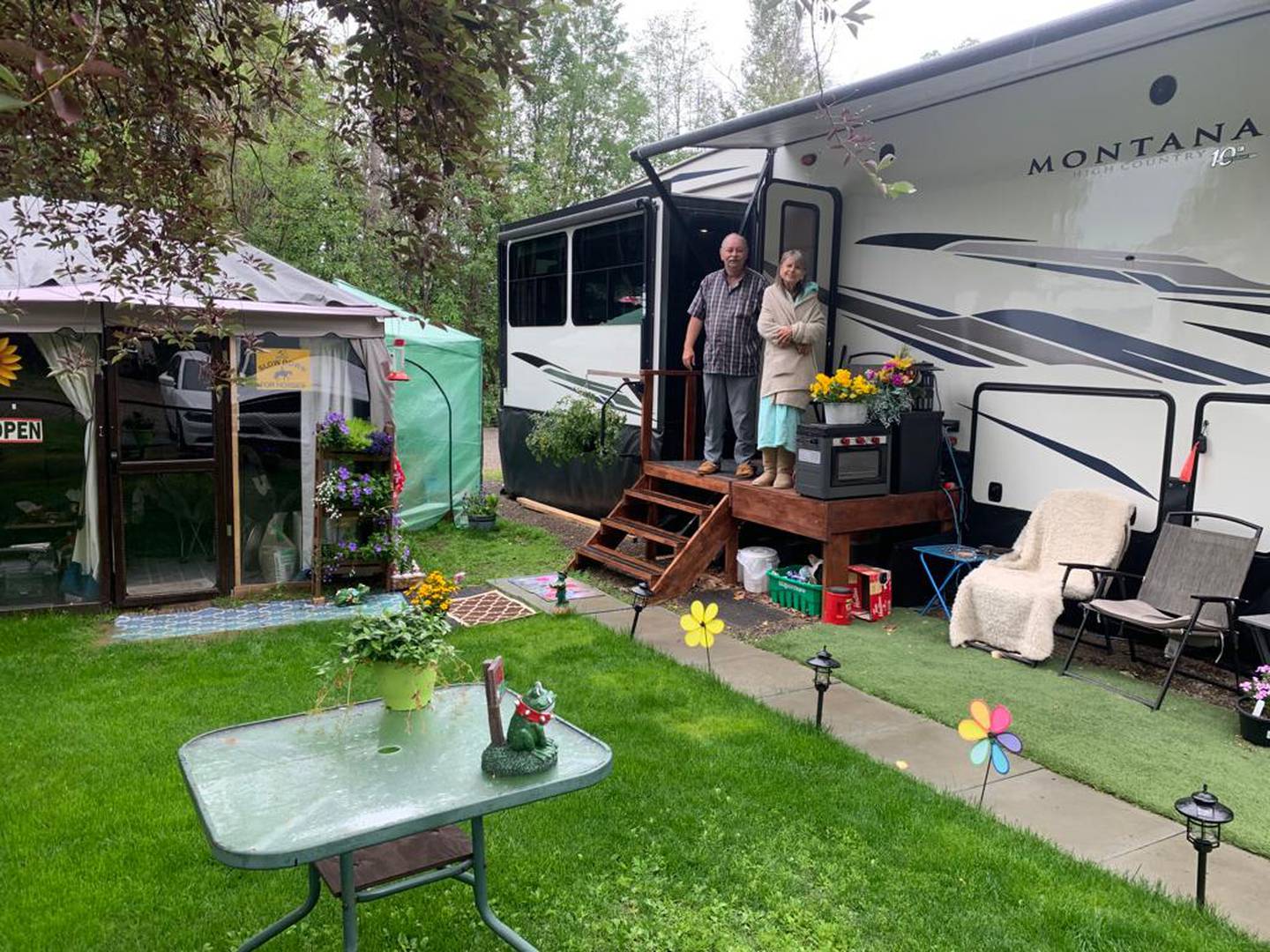 Tip2Top in Canada: Mike and Wendy who live in Northland RV Park