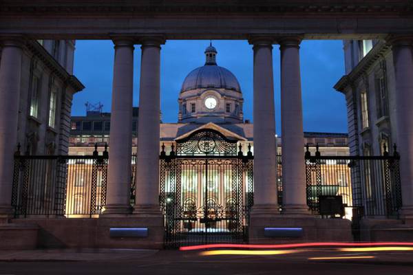 More than 700 civil servants apply to leave Dublin