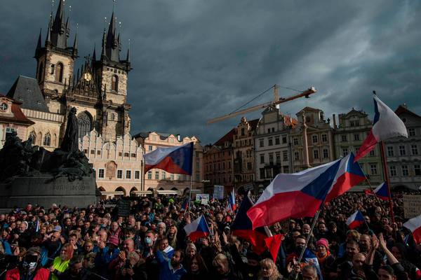 Prague holding off on lockdown decision until early November