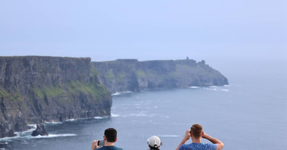 Туризм Ирландии обеспокоен жалобами на стоимость отдыха в республике – The Irish Times