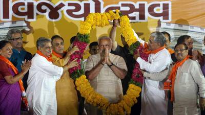 India’s Narendra Modi hails  victory before chanting crowd