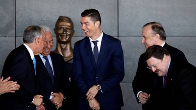 Self-taught sculptor defends grinning Ronaldo bust