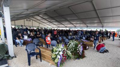 Italy quake: More Amatrice victims mourned in massive tent