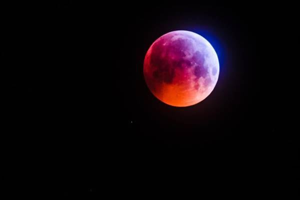 Super blood moon: Skywatchers in luck as Irish skies remain clear