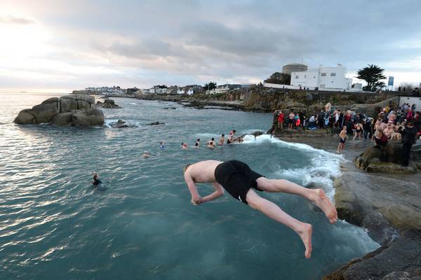 Forty Foot clear but swimming ban extended at other beaches