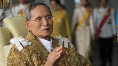 Thais mourn death of King Bhumibol  and fear for the future