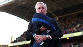 Crystal Palace chairman publicly supports manager Alan Pardew