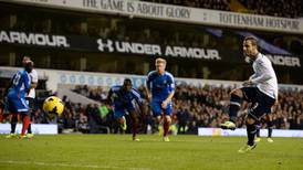 Controversial penalty hands victory to Spurs