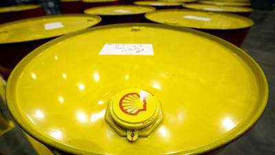 Shell profits hit by fall in oil prices