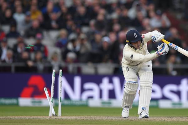 Late wickets leave Australia in control at a tense Old Trafford