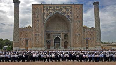 Thousands mourn  as  Uzbek dictator’s funeral takes place