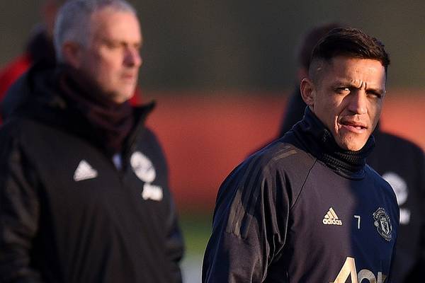 Alexis Sanchez set to miss up to 10 games for United