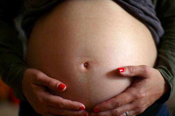 Inducing pregnant women at 41 weeks safer than waiting – BMJ