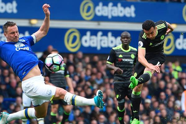 Pedro strike breaks Everton resistance as Chelsea edge closer