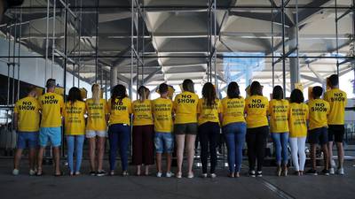 Ryanair must stand strong against strikers