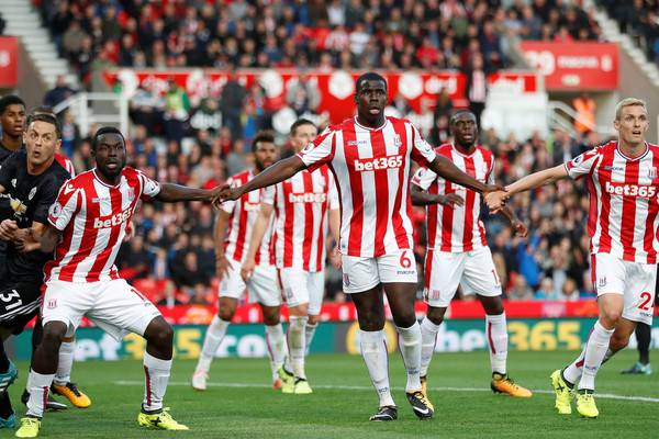 Stoke hold firm to deny Manchester United