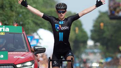 Storer snatches stage 10 win while Roglic surrenders red jersey