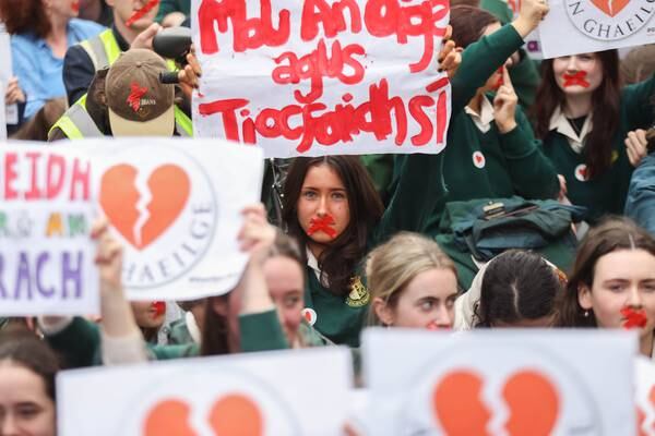 Hundreds protest over ‘broken’ education policy on Irish language
