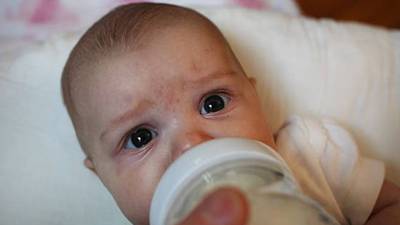 Q&A: Are microplastics from feeding bottles a health threat for babies?