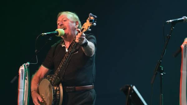 Wolfe Tones lead singer sues RTÉ for defamation 
