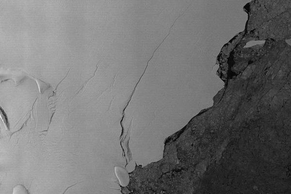 Scientists discover huge volcanic region under Antarctic ice