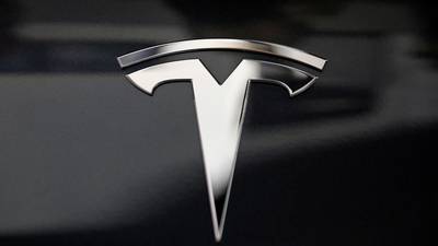 Tesla short sellers reap €2.5bn in tumbling market