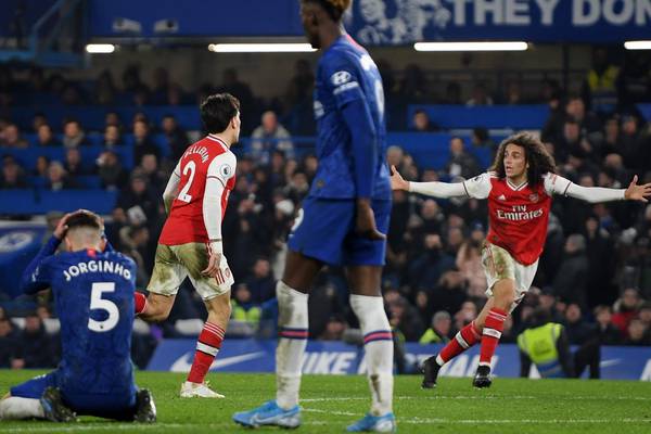 10-man Arsenal show their heart to rescue a point at Chelsea