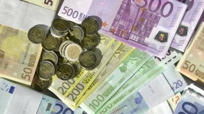 Euro zone GDP grows as expected in fourth quarter