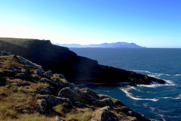 Coastal walk with superb views around Kerry Head