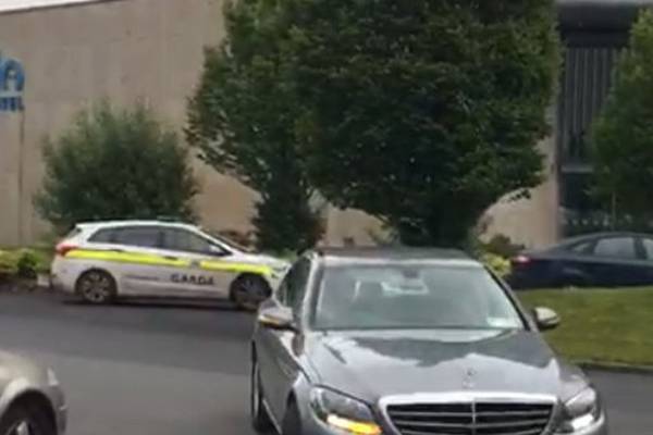 Suspects trying to evade gardaí run into hotel in Co Meath