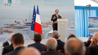 François Hollande promises to demolish the ‘Jungle’