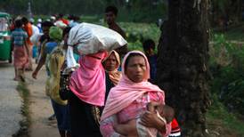 Rohingya flee Myanmar as thousands of homes burned down