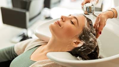 Simone Gannon: The dos and don’ts of washing your hair with clarifying shampoos 