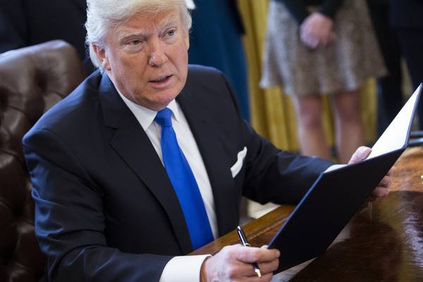 Trump signs order to revive  Dakota and Keystone pipelines