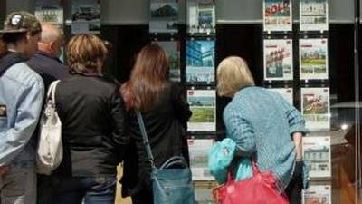 Estate agent finds it pays whether you advertise or not in current housing market