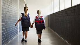 Research linking back pain to carrying schoolbags ‘inconsistent’