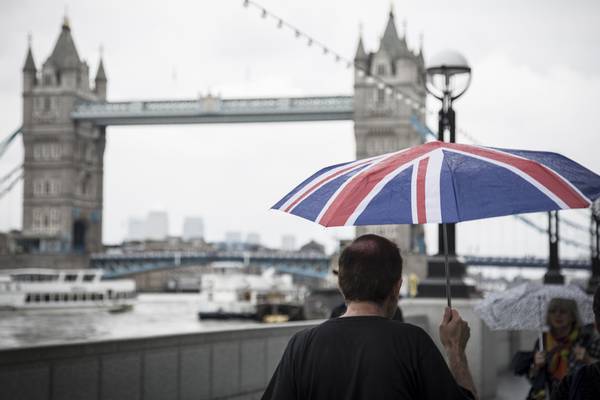 Brexit continues to grind on UK consumer confidence