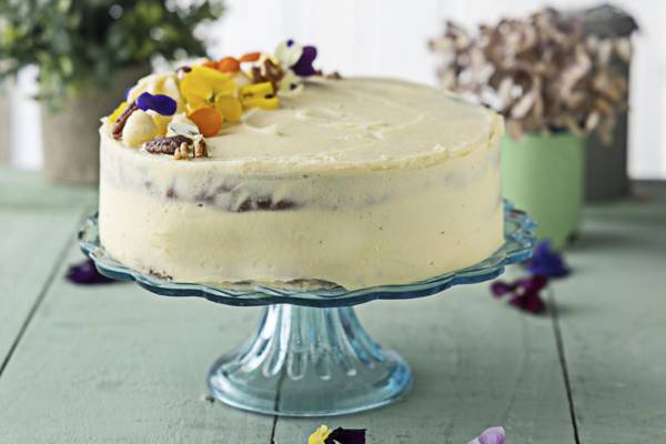 Fruity, light and creamy cake full of harmonious flavours